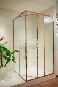 Vách kính tắm